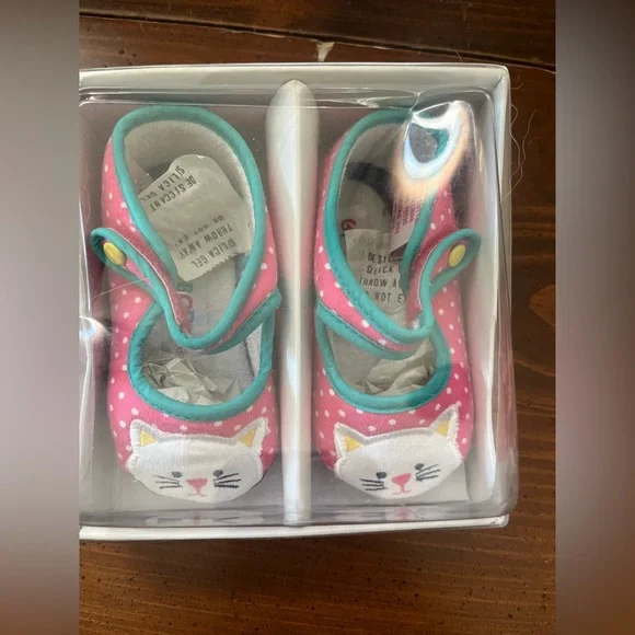 Gymboree Pink Mary Jane Baby Shoes with Teal Trim and Cat Face - Picture 2 of 11
